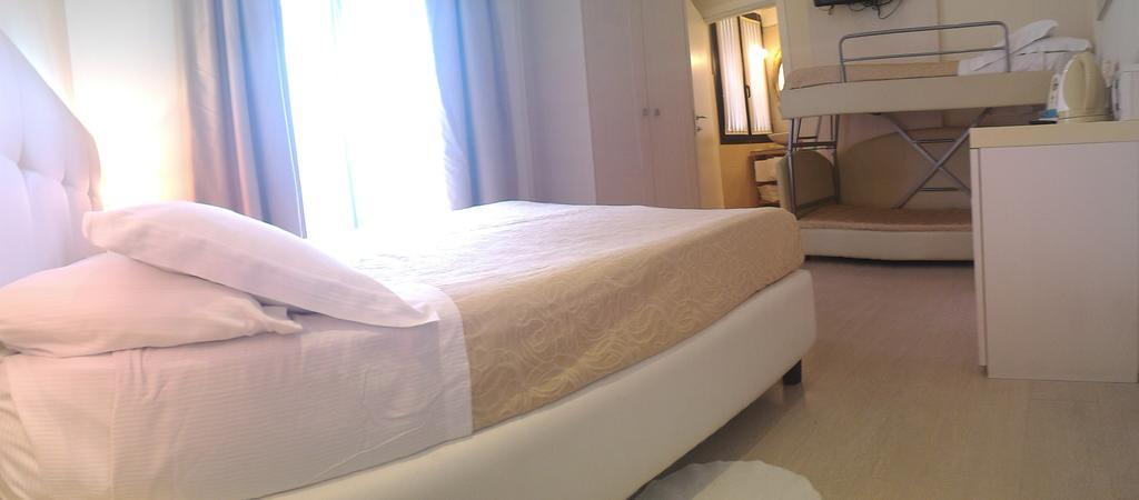 Triple Room,255856177:JPEG